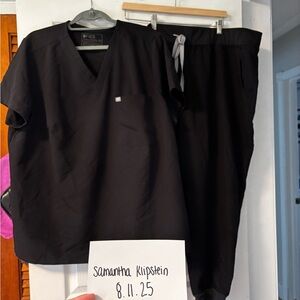 FIGS Black Zamora Jogger 5XP